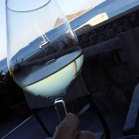 Nyaraló Maisonette By The Sea