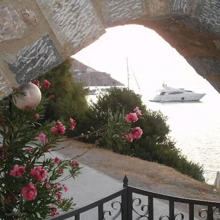 Maisonette By The Sea Vakantiehuis Vromolithos