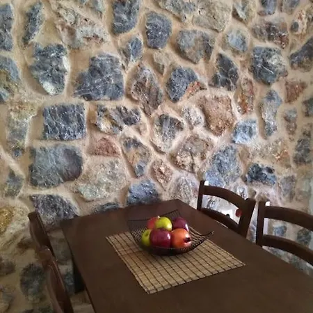 Дом отдыха Maisonette By The Sea