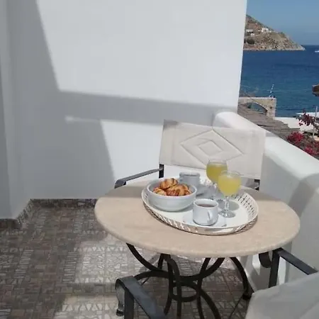 Maisonette By The Sea Holiday home