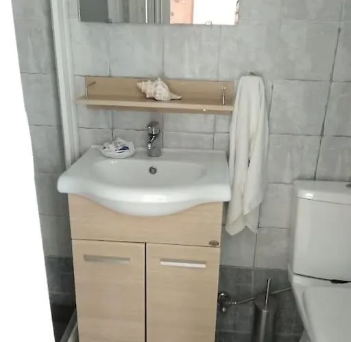 Maisonette By The Sea Feriehus Vromolithos