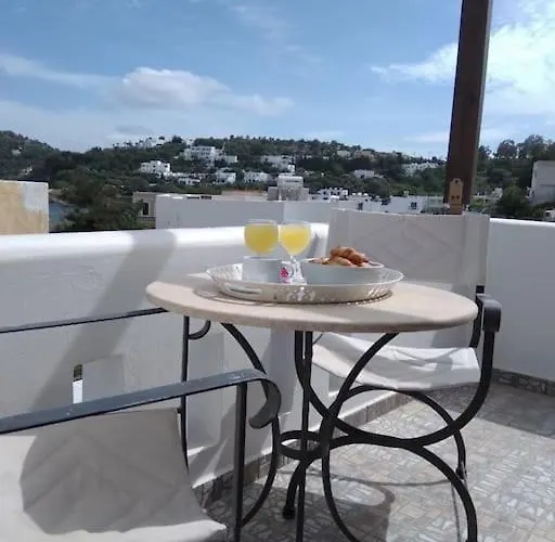 Maisonette By The Sea Feriehus